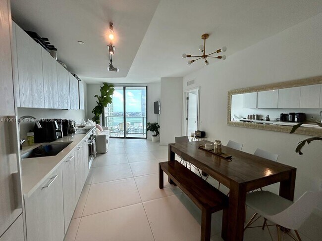 Building Photo - 501 NE 31st St