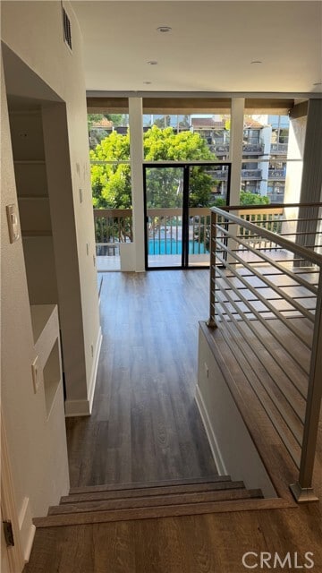 Building Photo - 7215 Marina Pacifica Dr N