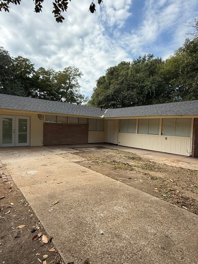 Building Photo - Newly Renovated Home in Blanchard, La