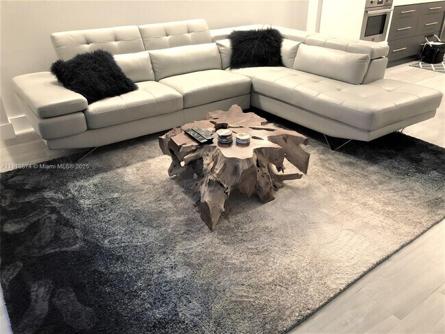 Building Photo - 5701 Collins Ave