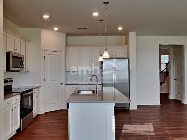 Building Photo - 147 Hazel Pk Dr
