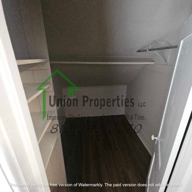 Building Photo - 1042 Gillett St