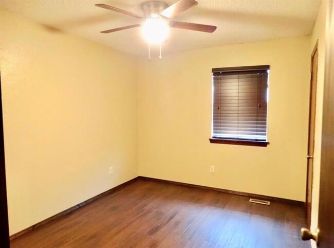 Building Photo - 2116 Lazybrook Trail