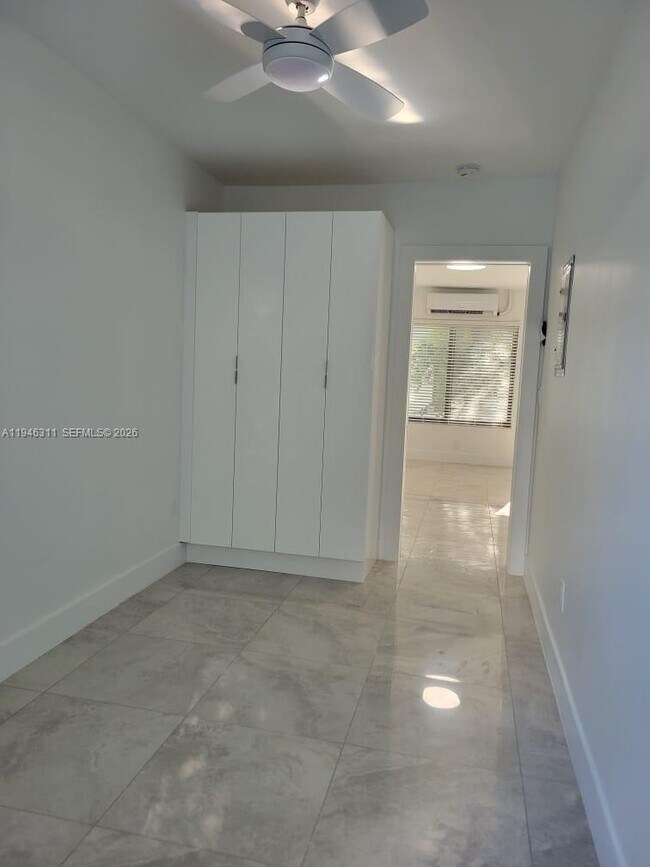 Building Photo - 1735 Calais Dr