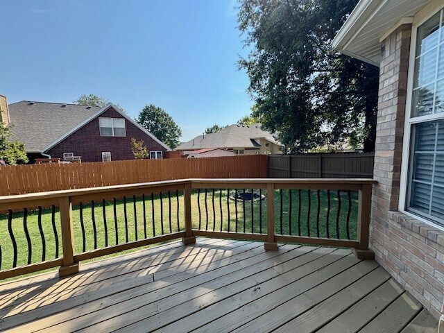 Building Photo - 601 Auburn St