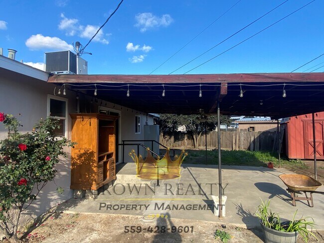 Building Photo - 886 Cardoza Dr