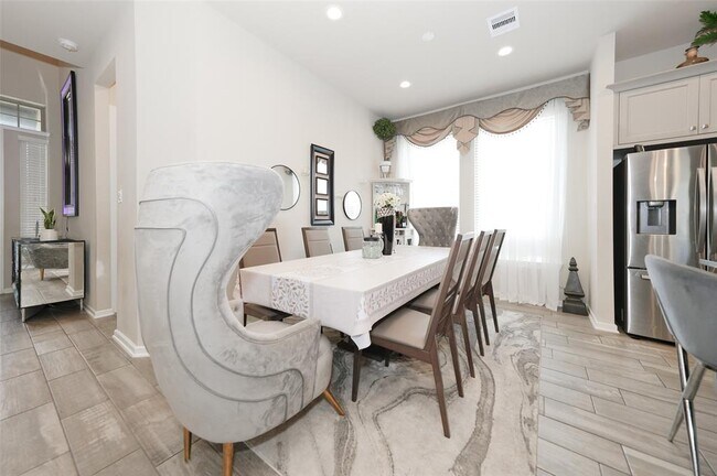 Building Photo - 7303 Kingbird Cv Ct