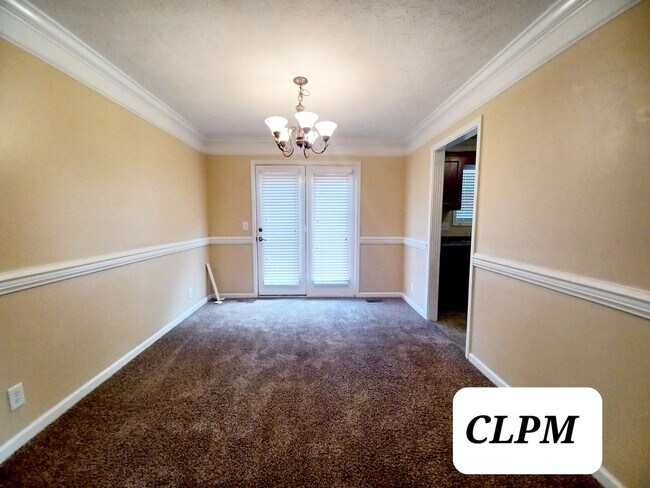Building Photo - 668 Winding Bluff Way