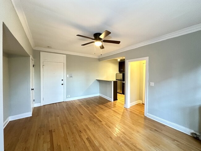 Building Photo - 4619 N Paulina St