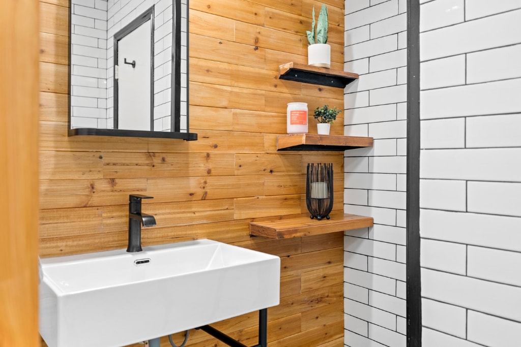 Building Photo - 5041 Cedar Springs Rd