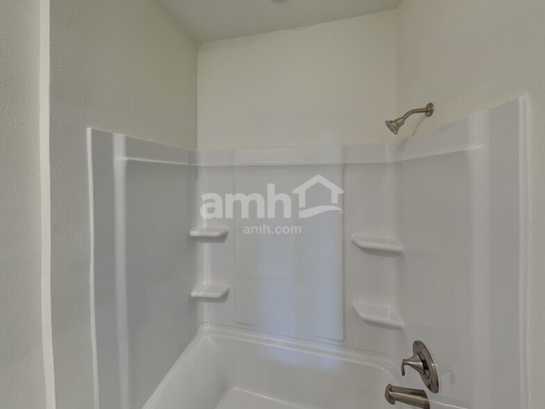 Building Photo - 5994 Sycamore Pl St