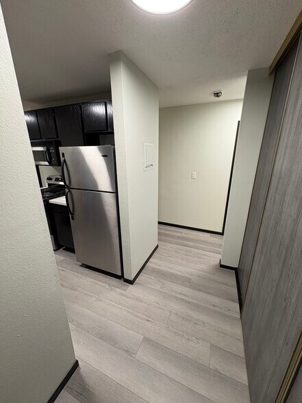 Building Photo - 907 Coulee Rd