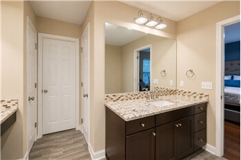Building Photo - 146 Chapel Lake S