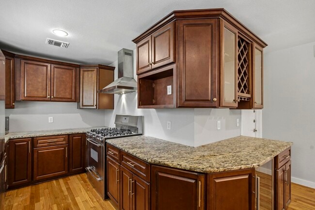 Building Photo - 3206 Albin Dr