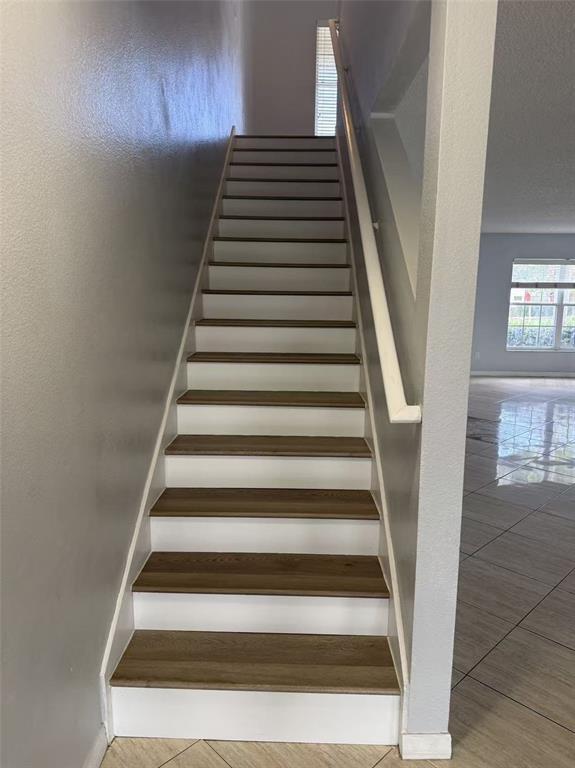 Building Photo - 842 Horseshoe Falls Dr