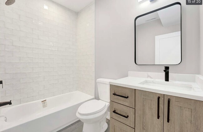 Building Photo - 5418 W Belmont St