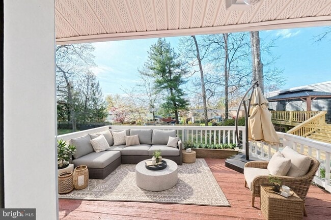 Building Photo - 1012 Loxford Terrace