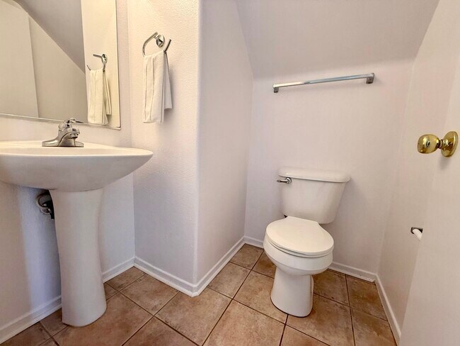 Building Photo - 1304 Thunder Springs Dr