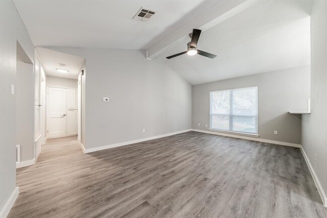 Building Photo - 10429 Firethorn Ln
