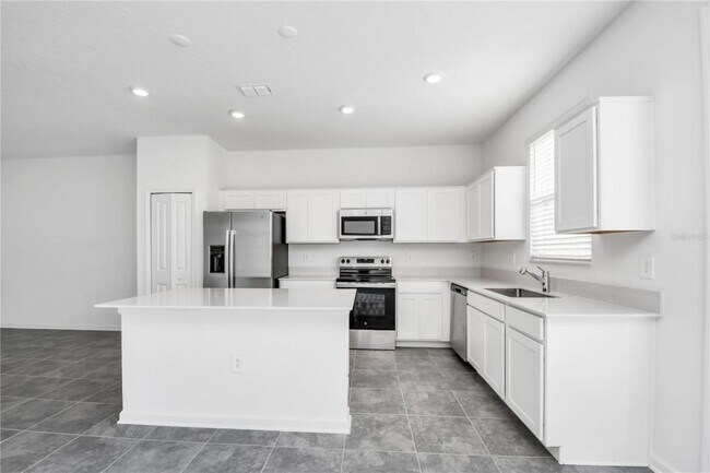 Building Photo - 401 Bogey Dr