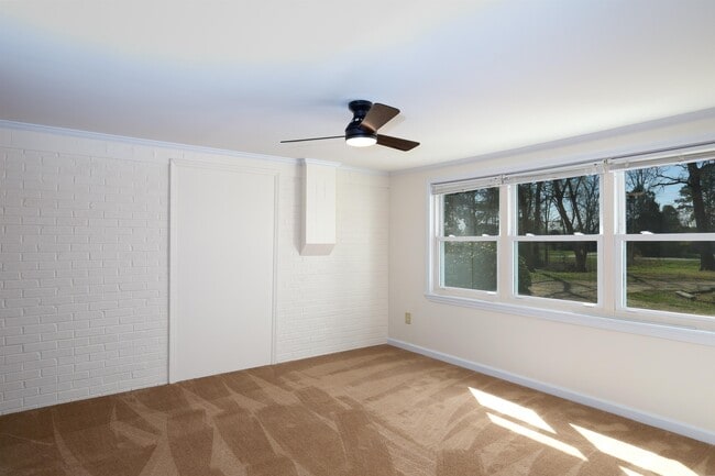 Building Photo - 1190 Blue Creek Rd