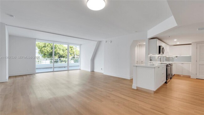 Building Photo - 555 NE 34th St