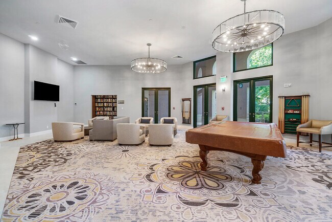 Building Photo - 120 SE 5th Ave