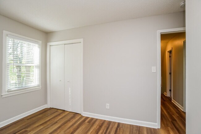 Building Photo - 365 Clover Hitch Dr