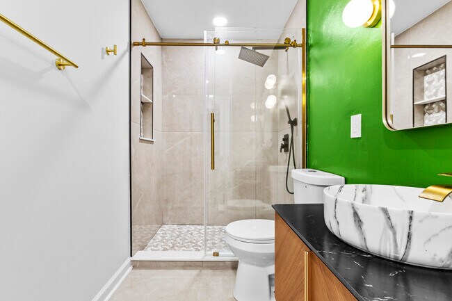 Building Photo - 317 Ross Ave