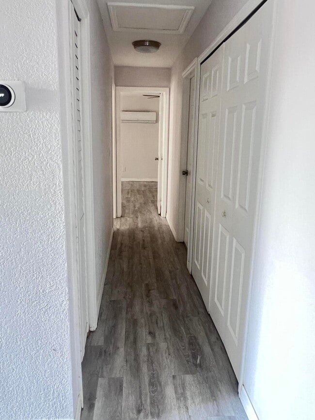 Building Photo - 5706 Candlewood St