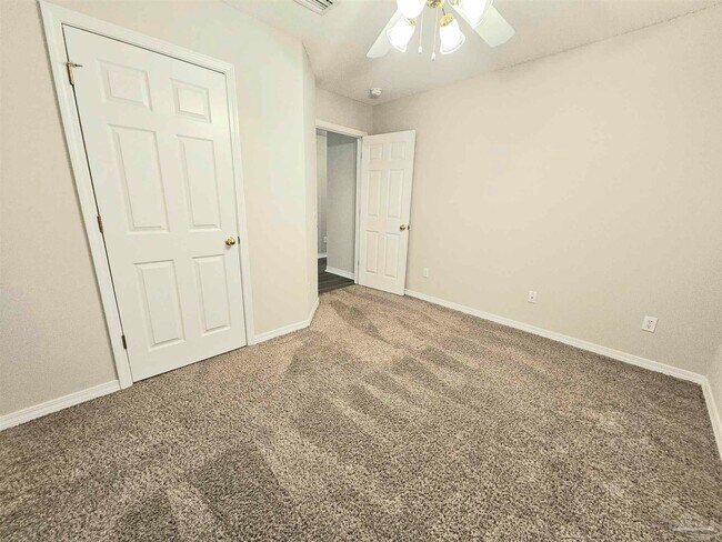 Building Photo - 3331 Two Sisters Wy