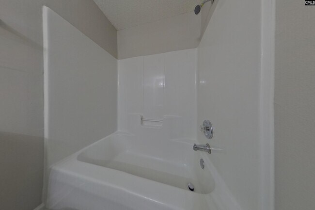 Building Photo - 404 Castle Ridge Dr