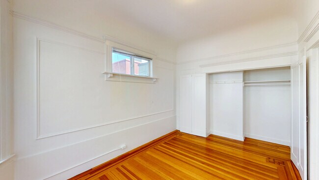 Building Photo - 1560 Sacramento St