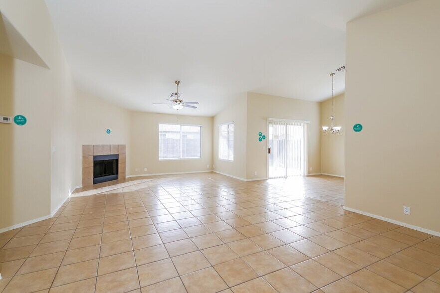 Building Photo - 6417 N 81st Dr