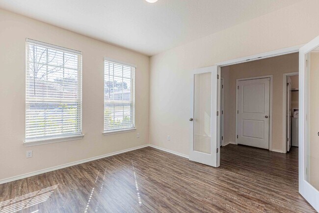 Building Photo - 11219 Pomona Park