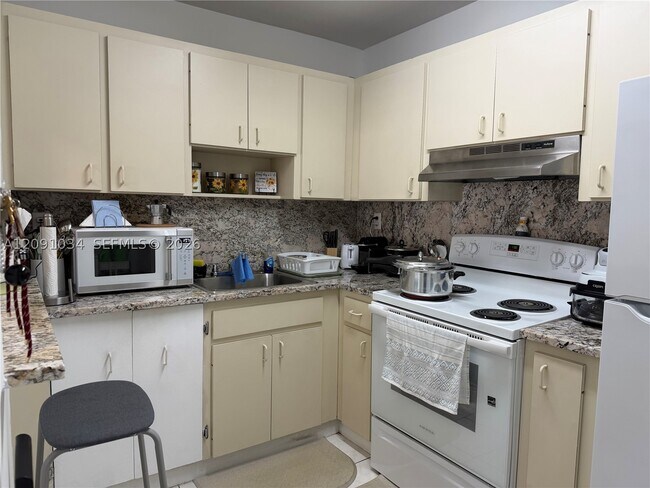 Building Photo - 13331 SW 17th Ln