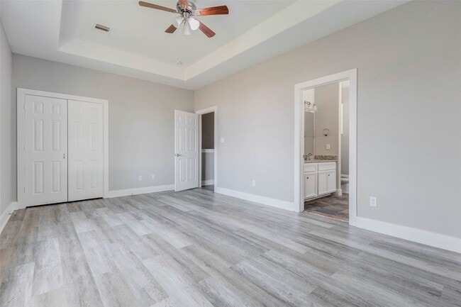 Building Photo - 4834 Hollow Hook Rd