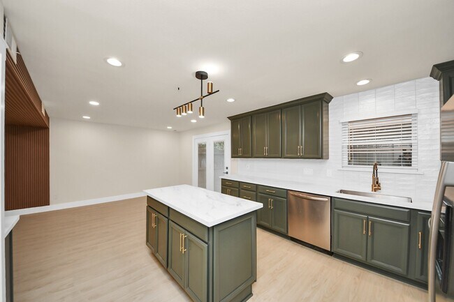 Building Photo - 14647 Perthshire Rd