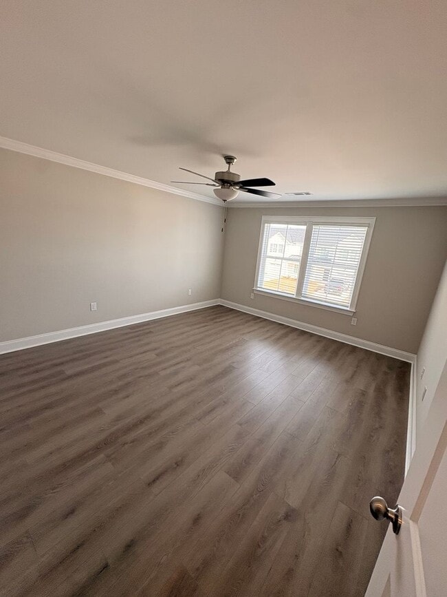 Building Photo - 102 Alva Ct