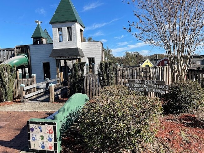 Building Photo - 16200 South Ave