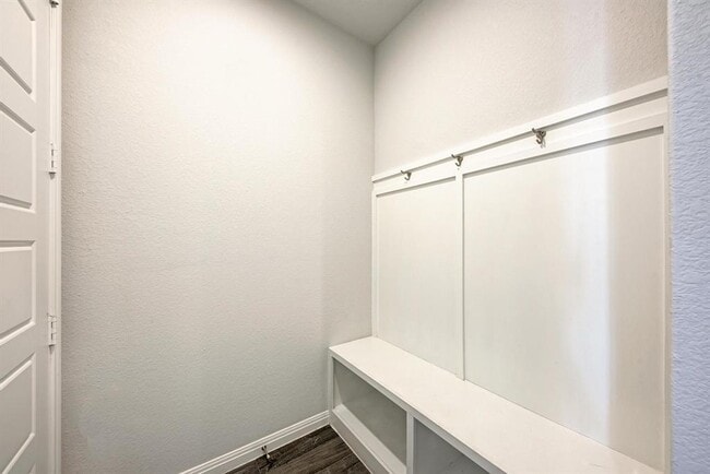 Building Photo - 133 Bauer Lp