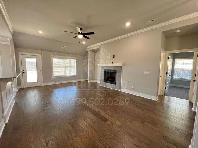 Building Photo - Single-Family Home- Desirable Clearwood Plan - 10 Month Lease Only