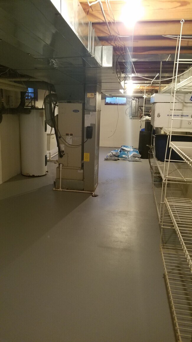 Building Photo - 5049 Babbitt Rd