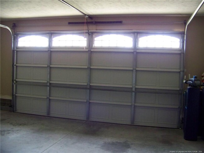 Building Photo - 6012 Cornfield Ave