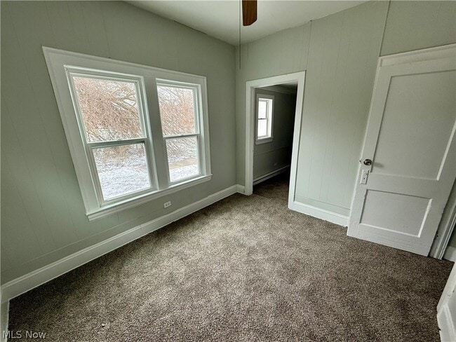 Building Photo - 9215 Yale Ave