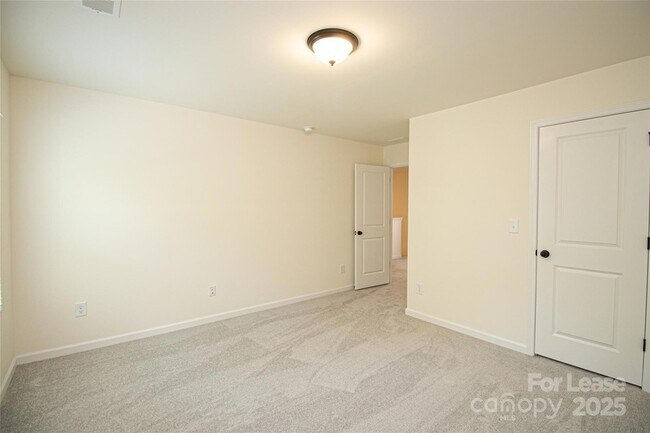 Building Photo - 3030 Falling Stone Cir