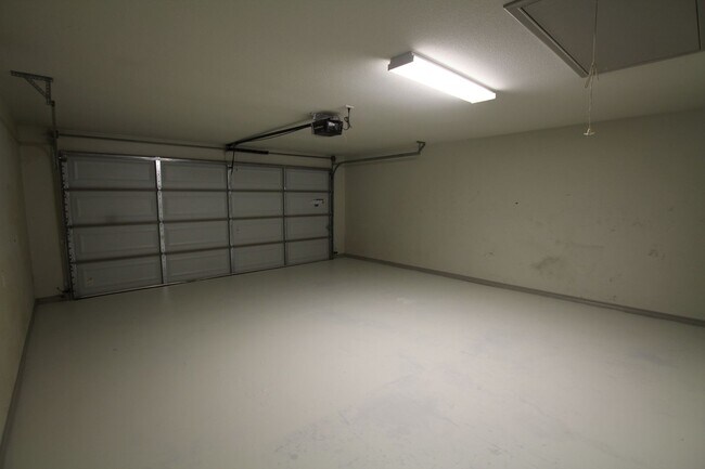 Building Photo - 6320 Villa Rosa Way