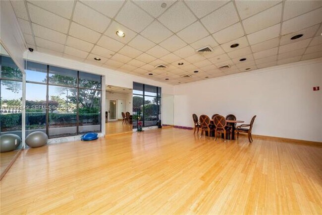 Building Photo - 5700 Collins Ave