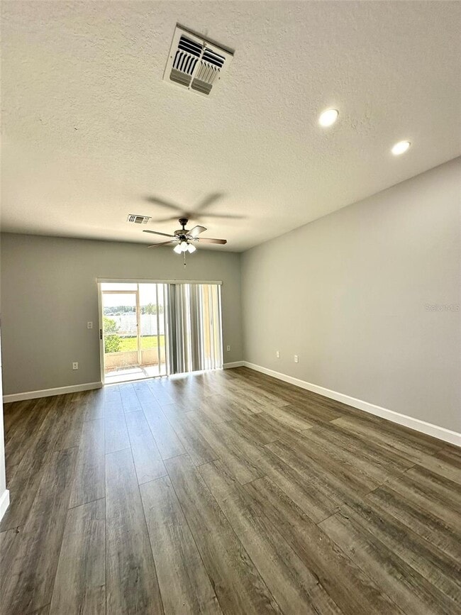 Building Photo - 918 Chelsea Dr