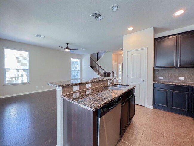 Building Photo - 921 Heritage Springs Trail